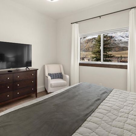 Yellowstone Hot Springs Resort Gardiner Εξωτερικό φωτογραφία